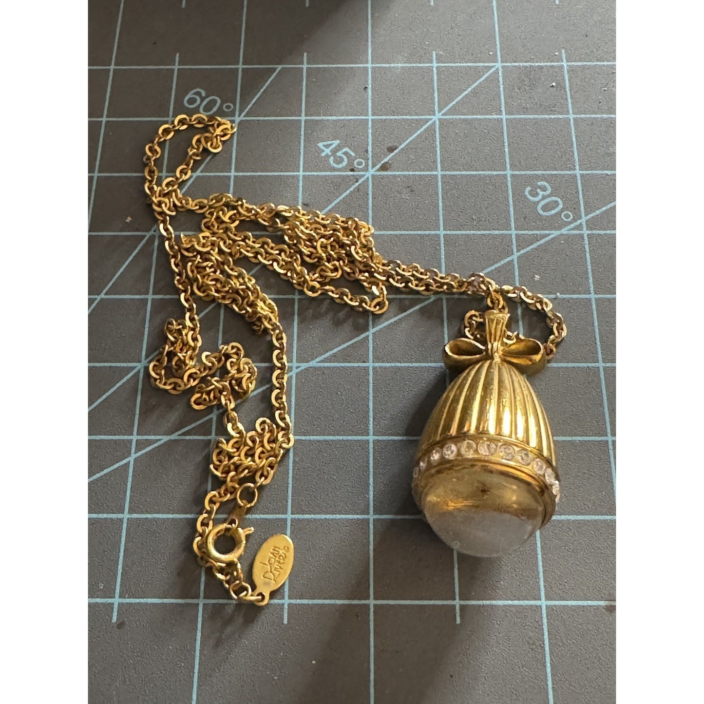 Vintage Joan Rivers Classics Quartz Bow Egg Watch Pendant On Gold Tone 30” Chain