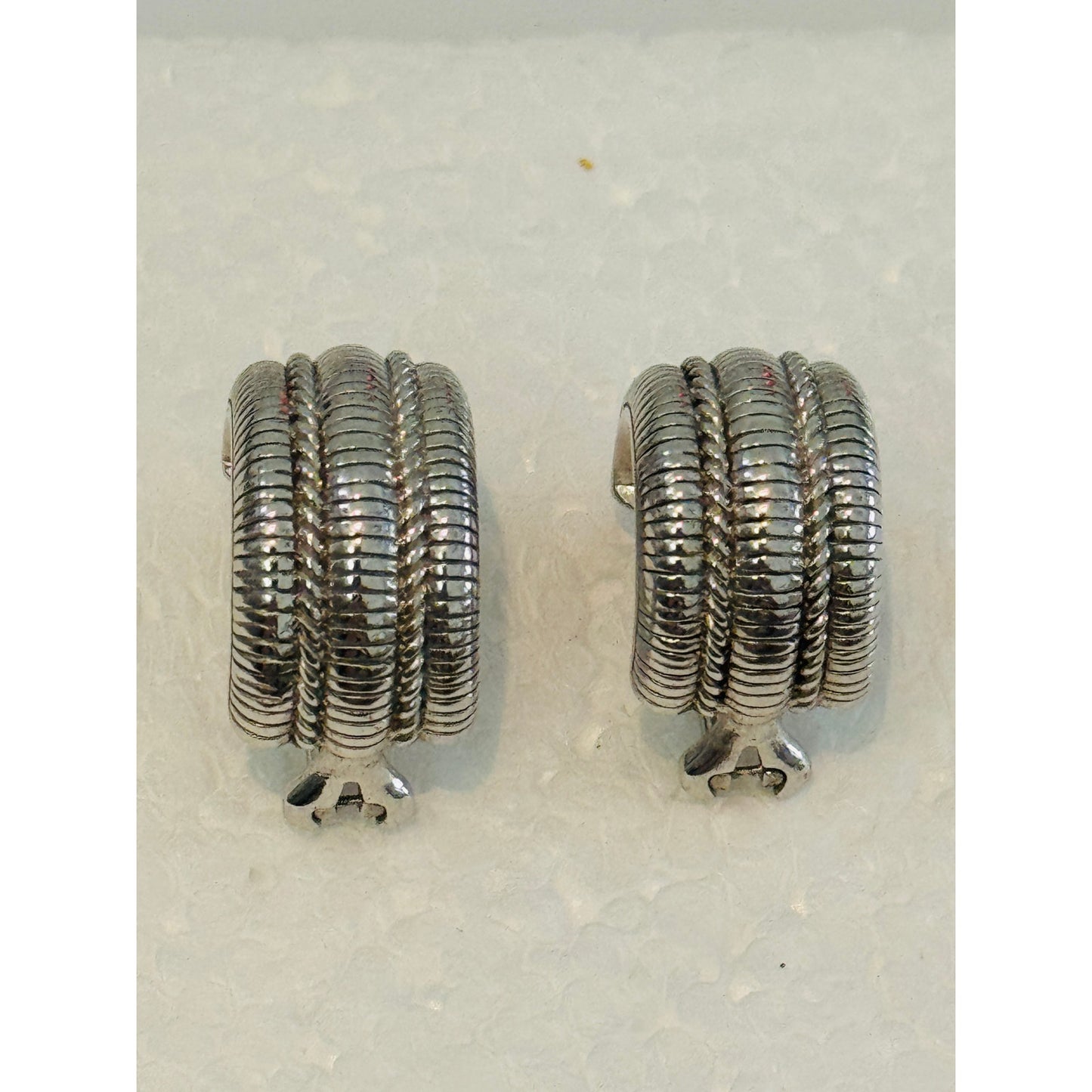 Judith Ripka Sterling Silver Ribbed Hoop Earrings 925 Omega Backs 15.4g Vintage