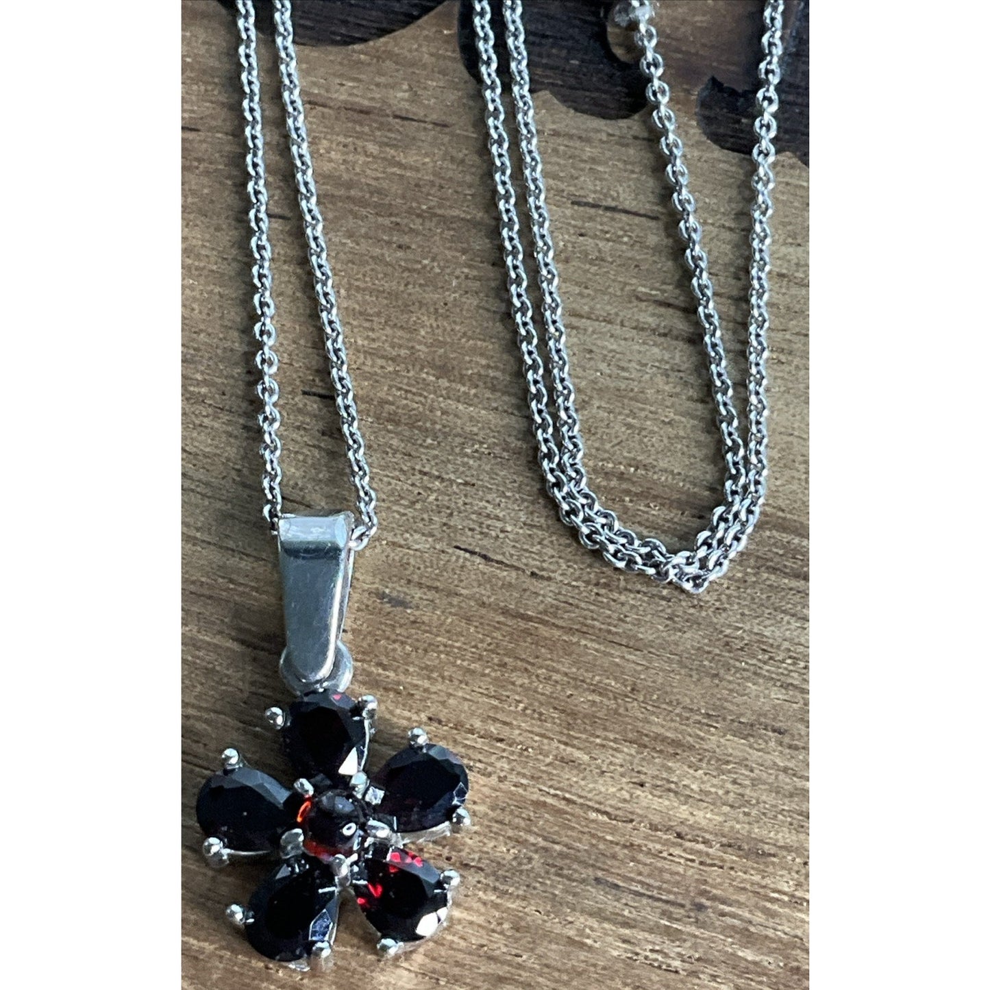 Vintage Garnet Gemstone Sterling Silver Flower Cluster Pendant On 925 Necklace