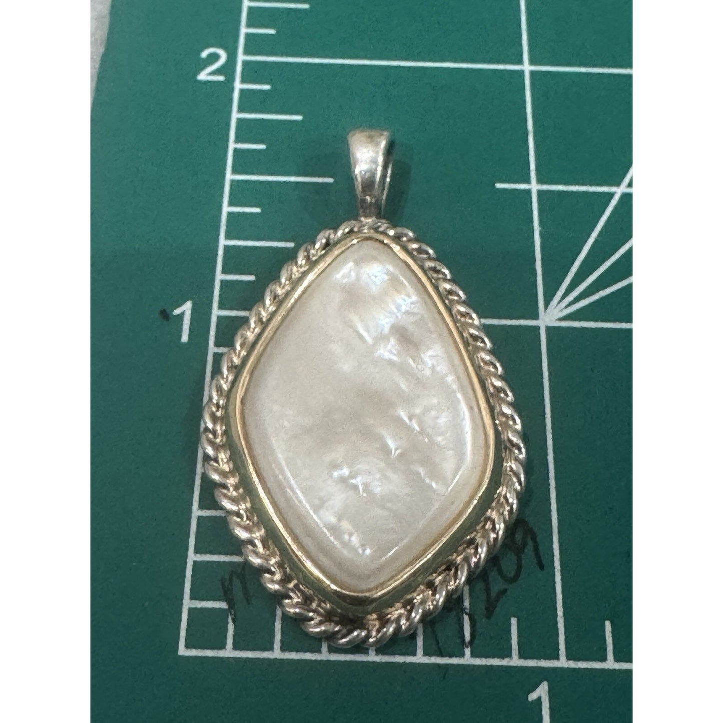 James Avery RETIRED Alessandra Mother Of Pearl MOP 14k Gold & Silver Pendant Pre-Owned