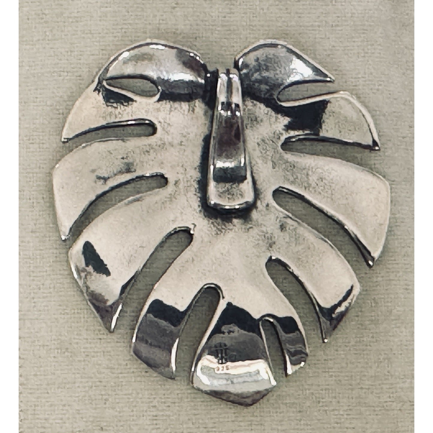 James Avery Retired ~RARE ~ Sterling ISilver Montesera Leaf Pendant