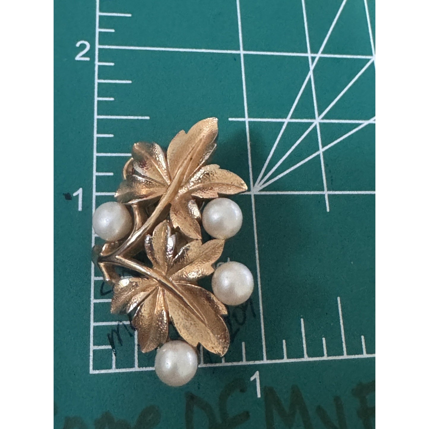 Vintage TRIFARI Gold Tone Faux Pearl Leaf Clip On SINGLE EARRING