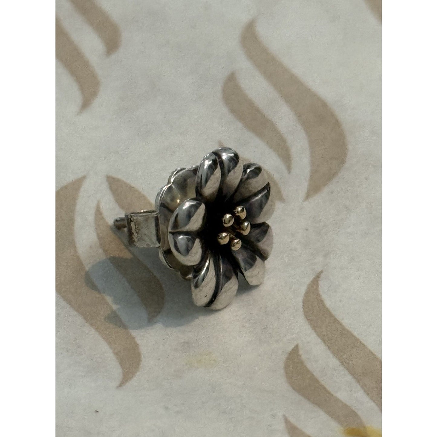 James Avery Rare Retired 18k Gold & 925 Silver April Flower Stud Earrings Pre-Owned