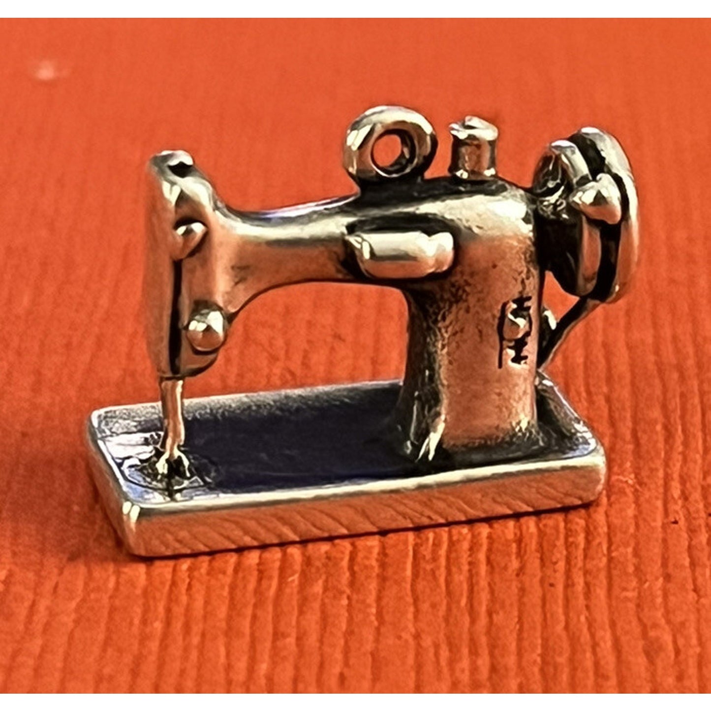 James Avery Retired Sterling Silver 3D Sewing Machine Charm Pre-Owned