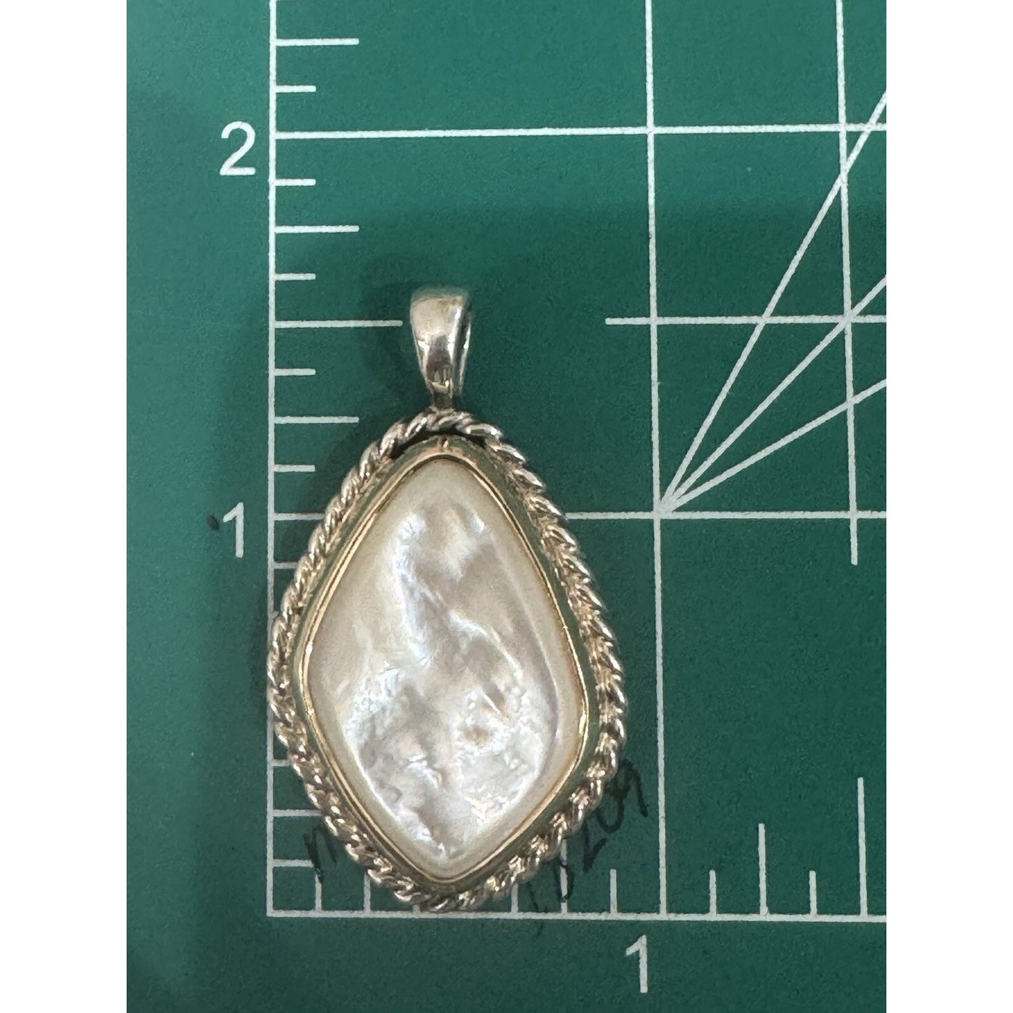 James Avery RETIRED Alessandra Mother Of Pearl MOP 14k Gold & Silver Pendant Pre-Owned