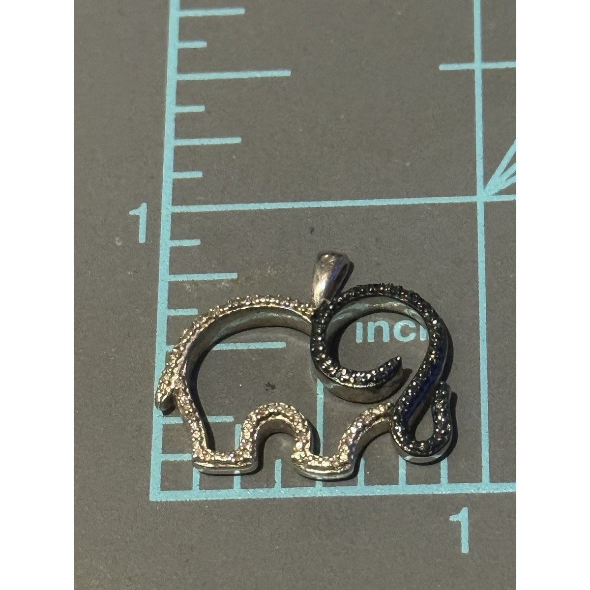 Kay Jewelers 1/10 Tow Blue And White Diamond Elephant Pendant