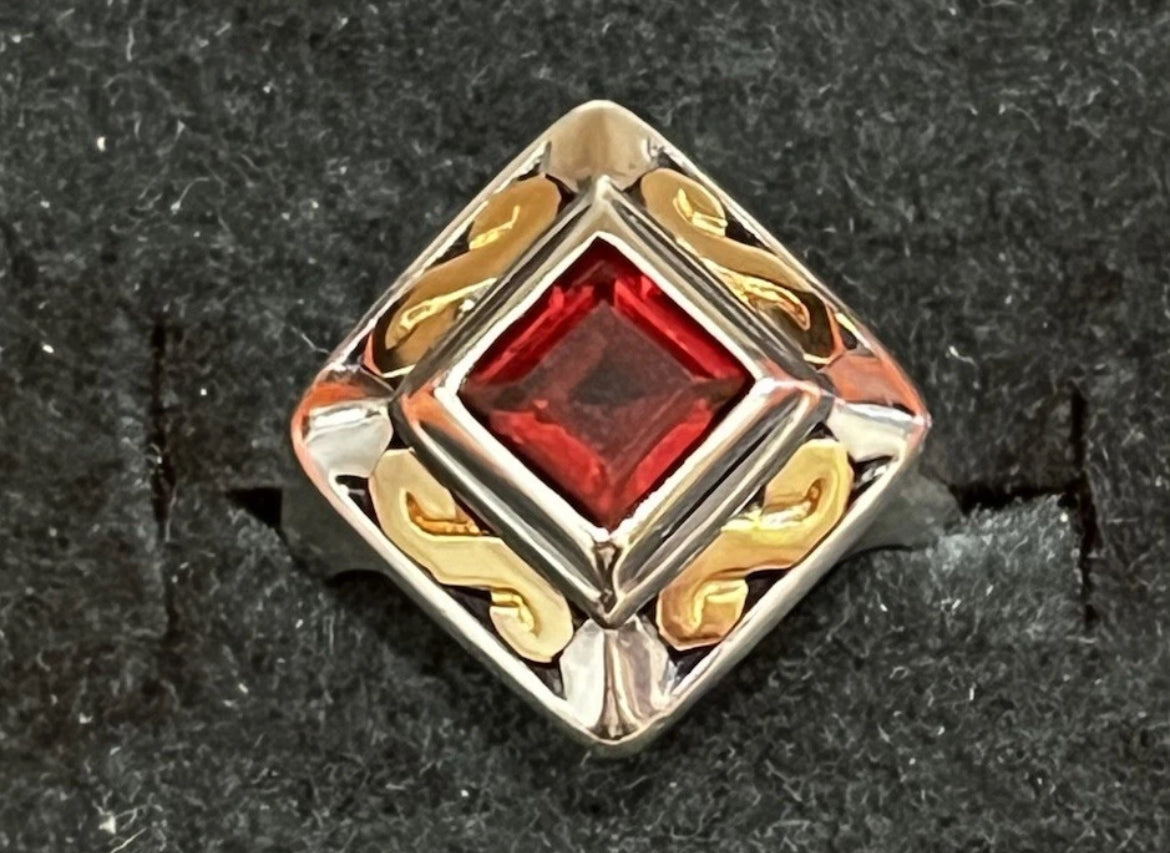 Preowned James Avery Retired 14k Gold And Silver Alexandria Garnet Ring Size 7