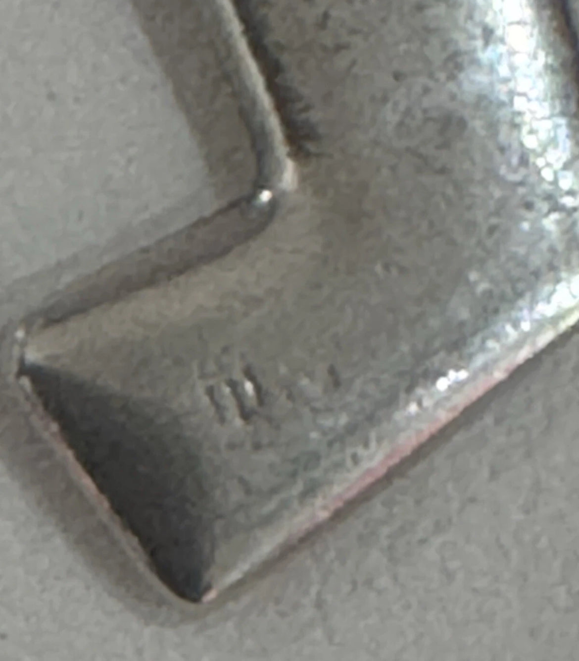 Preowned James Avery Retired Silver Puffy Letter L Charm or Pendant