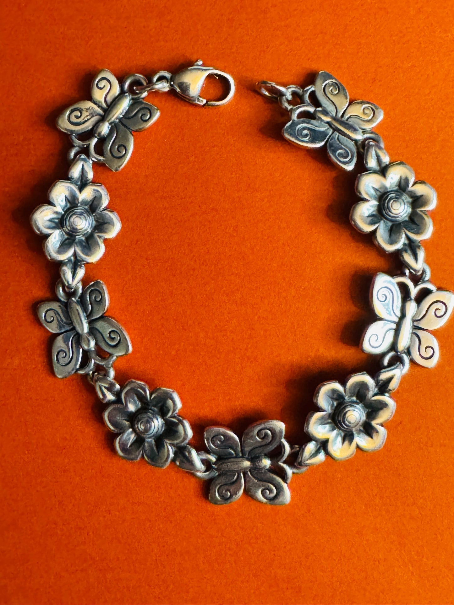 Preowned James Avery Retired HTF Butterflies and Blooms Flowers Bracelet 7 3/8”