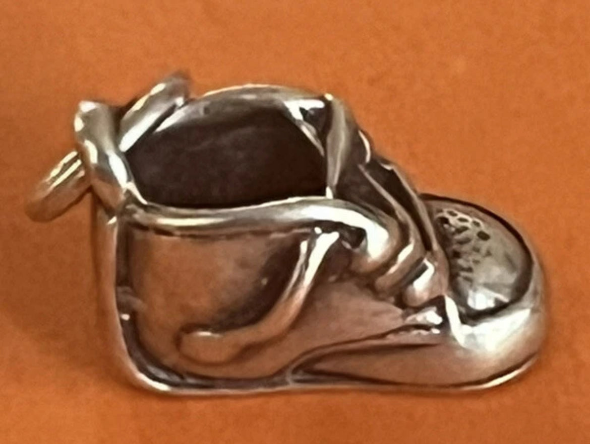 Preowned James Avery Retired Sterling Silver 3D Baby Shoe Bootie Charm