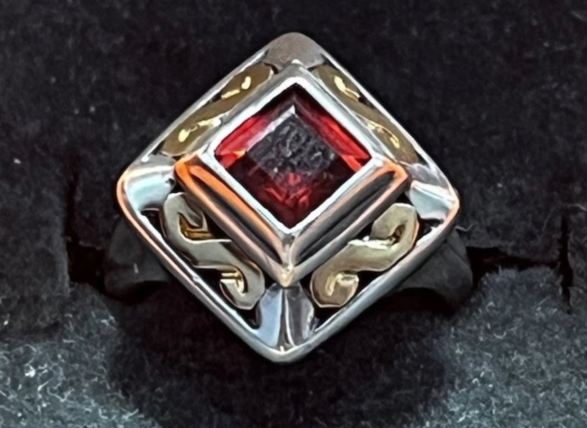 Preowned James Avery Retired 14k Gold And Silver Alexandria Garnet Ring Size 7