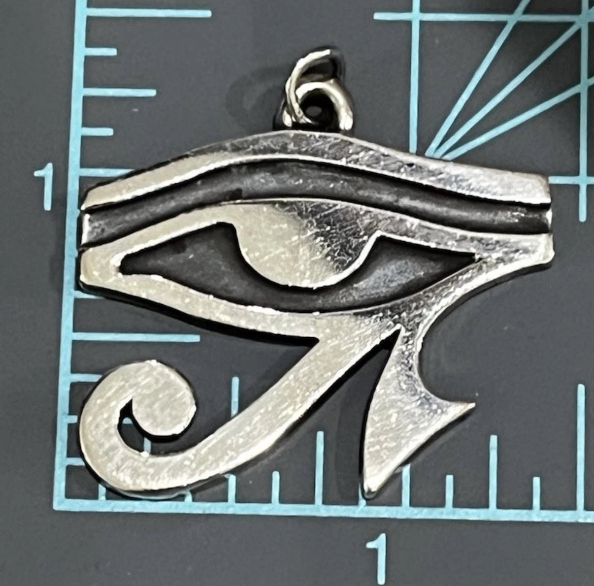 Preowned James Avery Retired HTF Sterling Silver Eye Of Horus Pendant HEAVY