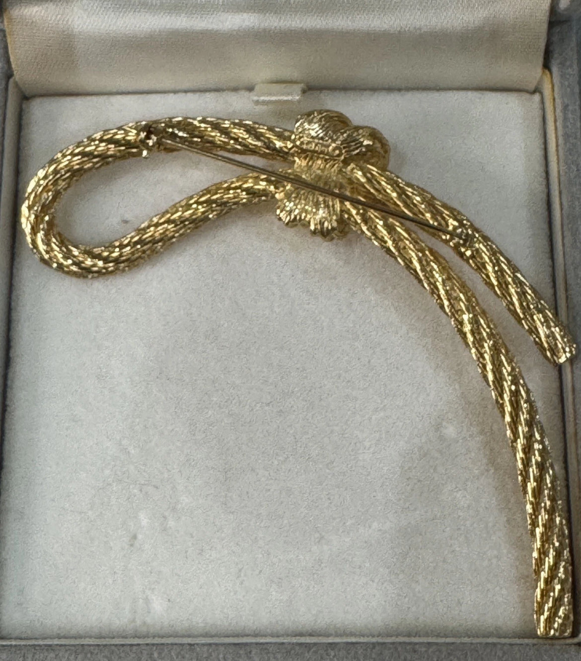 Preowned Vintage New in Box Signed Christian Dior Gold Tone Textured Rope Knot Brooch Pin