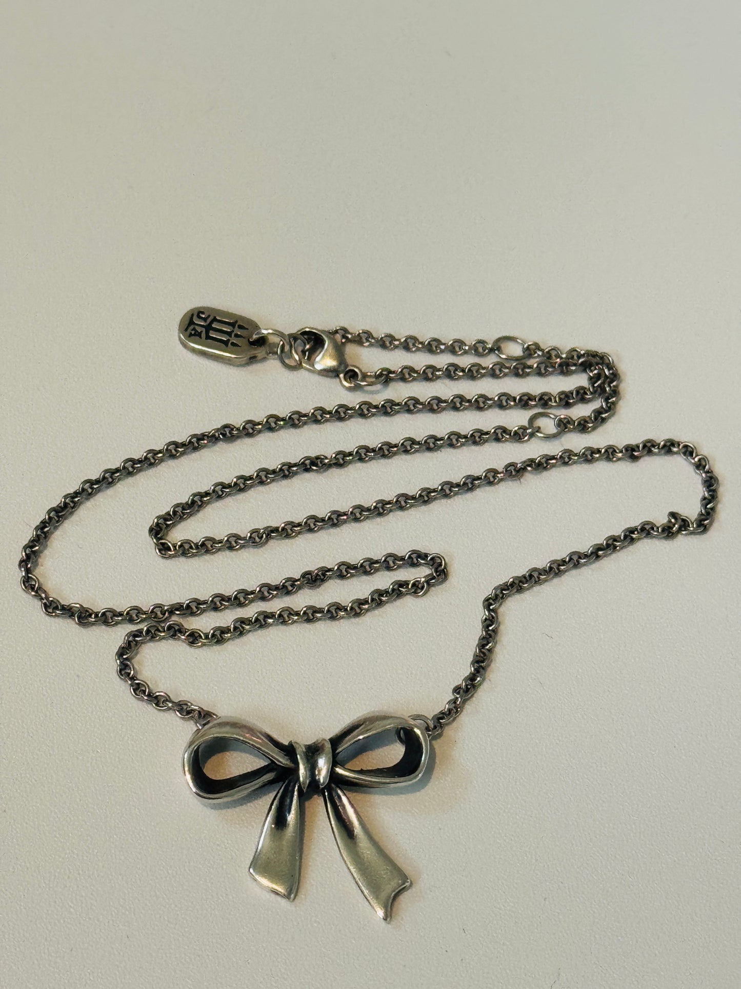 Pre Owned James Avery Retired Silver Bow Pendant Necklace 16” - 20”
