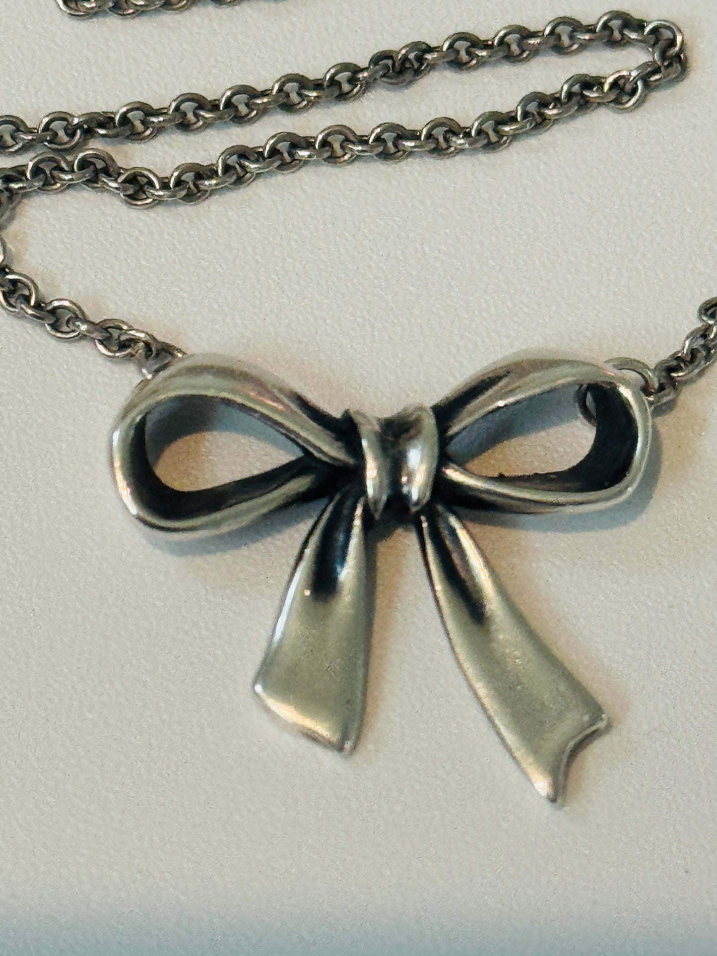 Pre Owned James Avery Retired Silver Bow Pendant Necklace 16” - 20”
