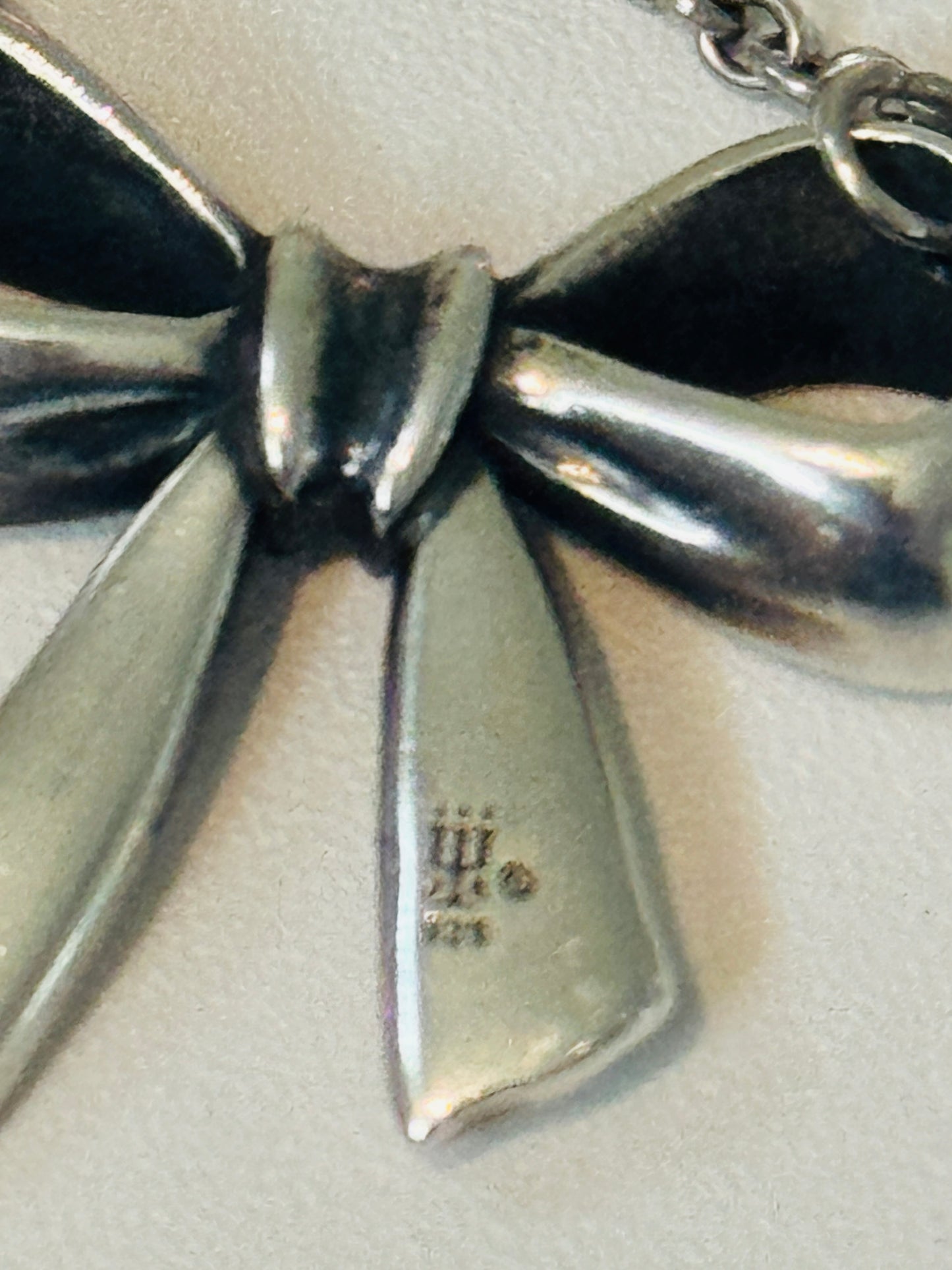 Pre Owned James Avery Retired Silver Bow Pendant Necklace 16” - 20”