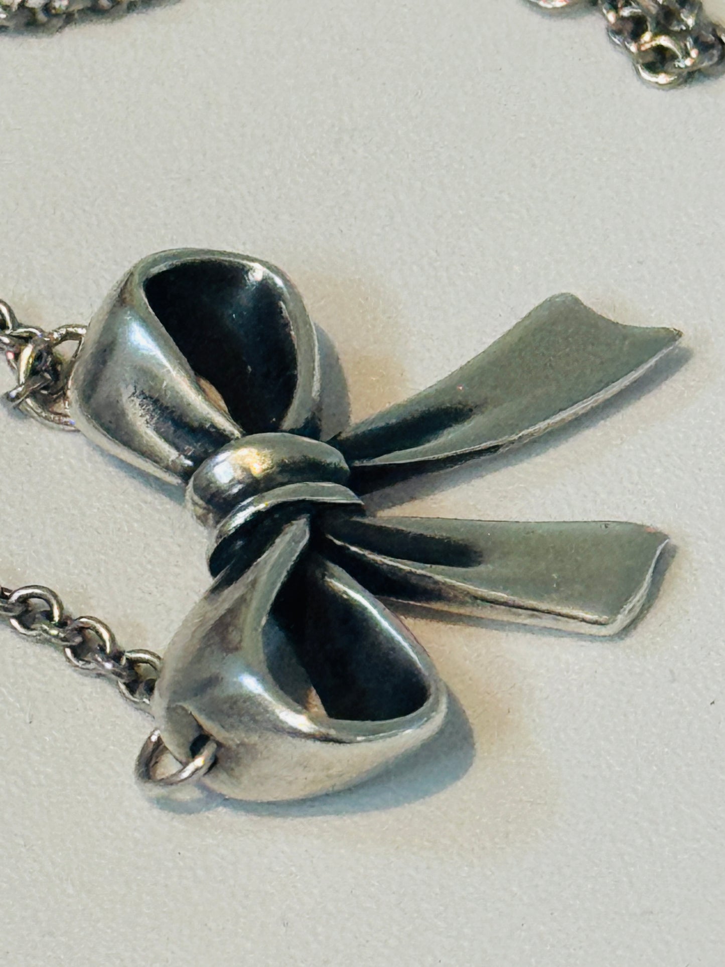 Pre Owned James Avery Retired Silver Bow Pendant Necklace 16” - 20”