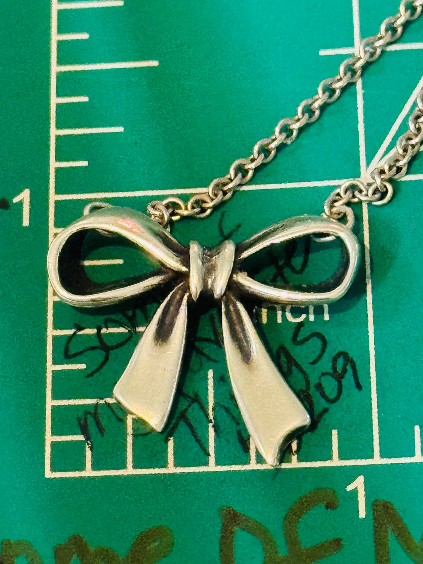 Pre Owned James Avery Retired Silver Bow Pendant Necklace 16” - 20”