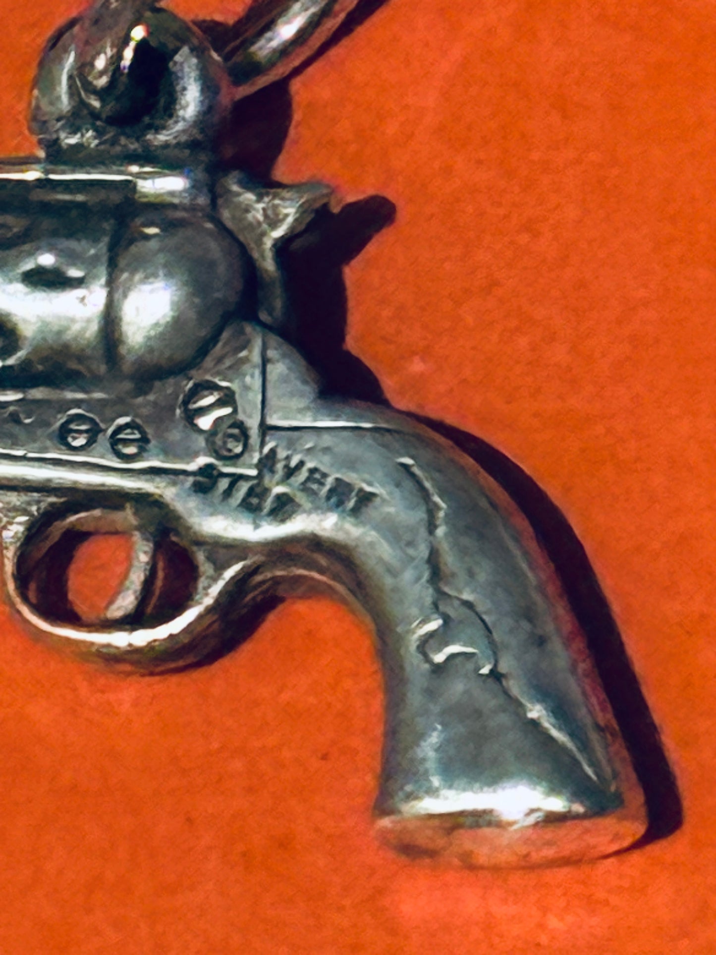 Pre Owned James Avery Retired RARE HARD TO FIND Six Shooter Gun Pistol Silver Charm