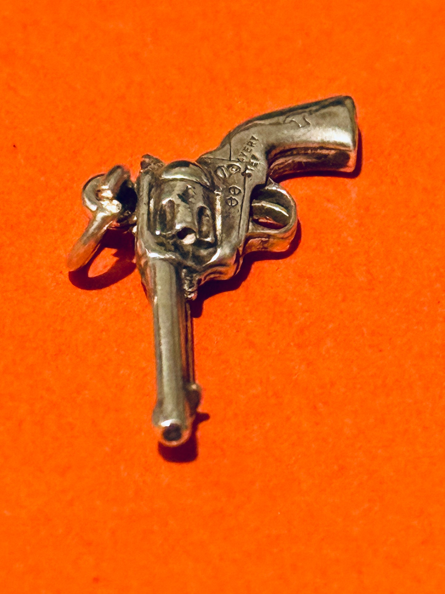 Pre Owned James Avery Retired RARE HARD TO FIND Six Shooter Gun Pistol Silver Charm