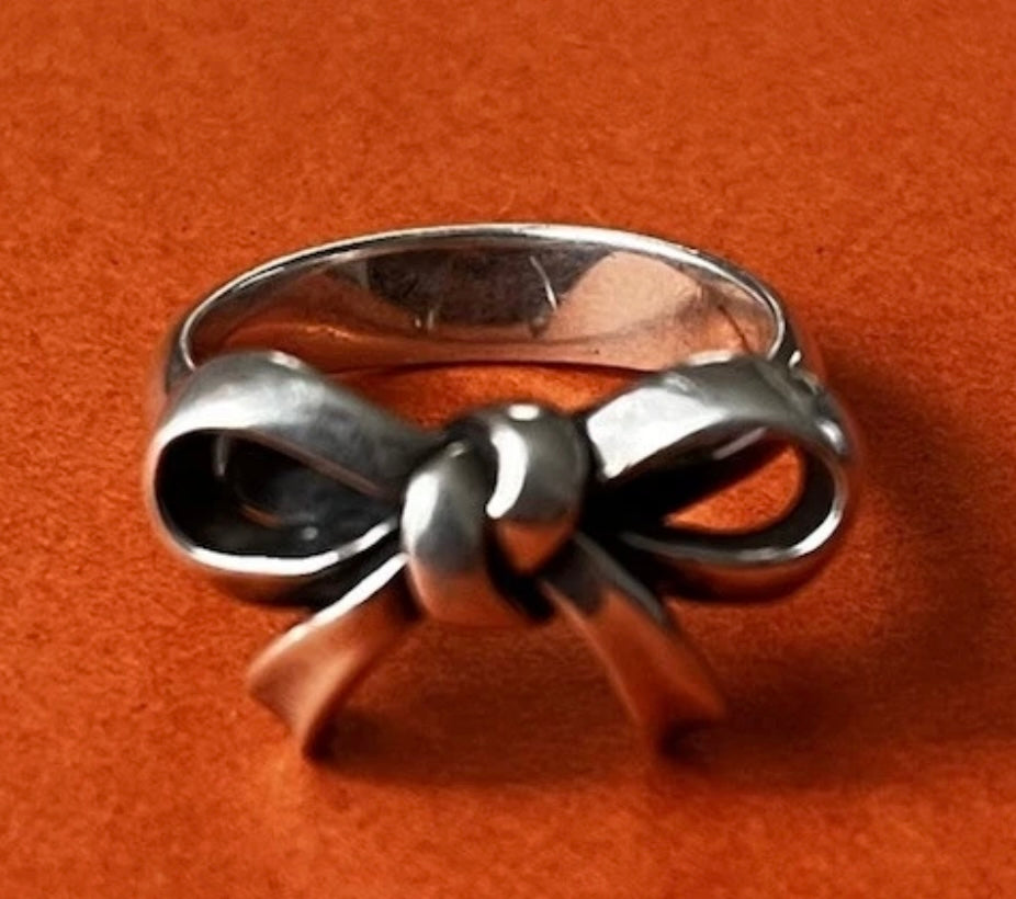 Pre Owned James Avery Retired Silver Bow Ring Hard to Find!