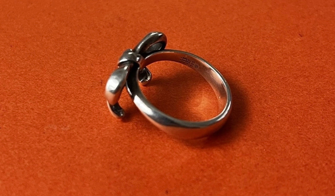 Pre Owned James Avery Retired Silver Bow Ring Hard to Find!