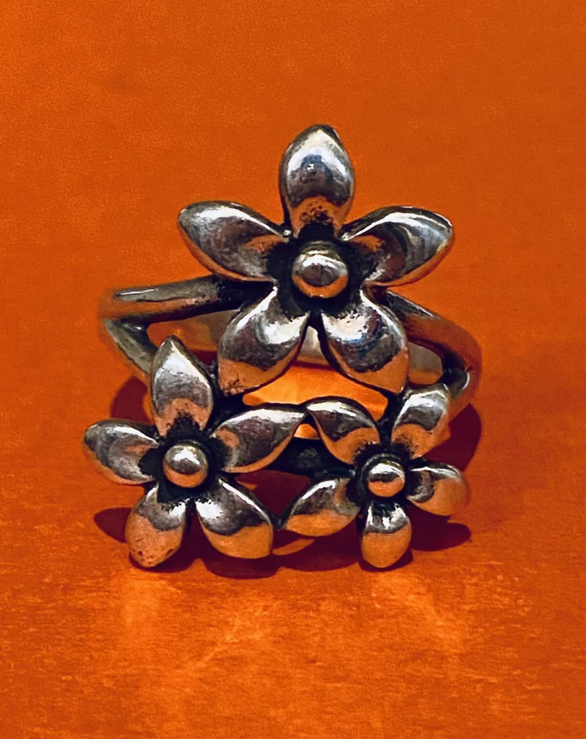 Pre-Owned James Avery Retired Silver Triple Daisy Flower Bouquet Ring Size 7