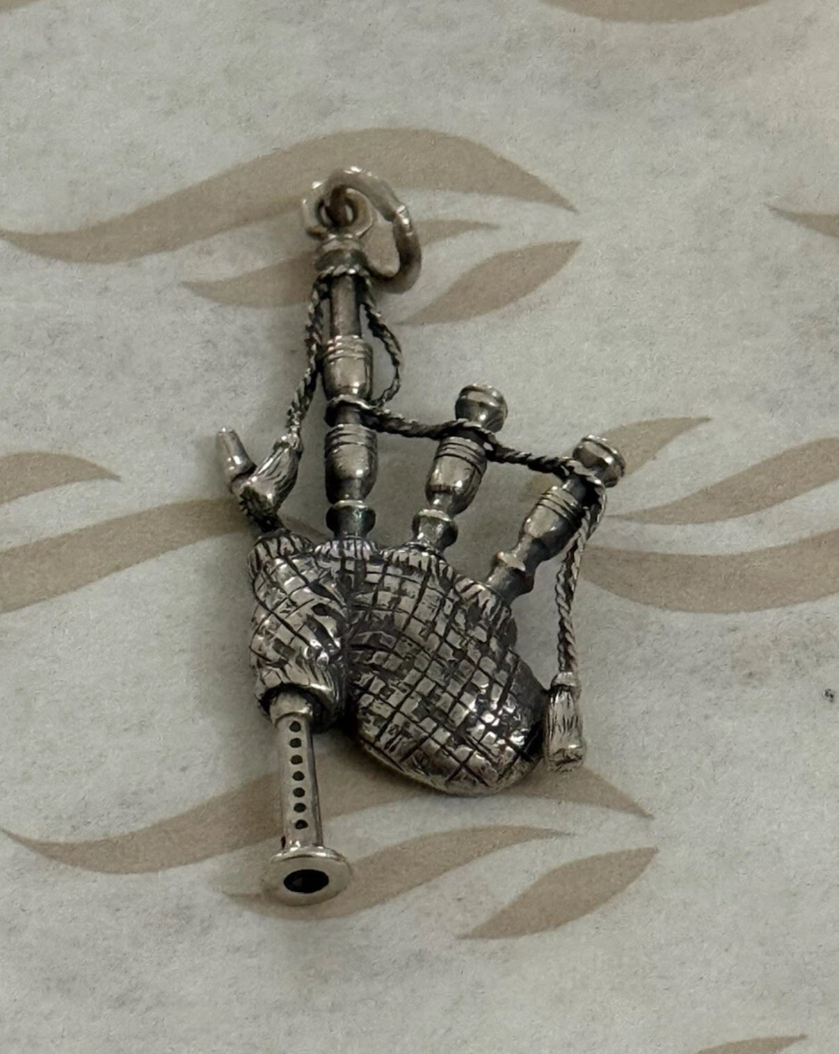 Pre-Owned James Avery Retired Sterling Silver Bagpipe Charm or Pendant