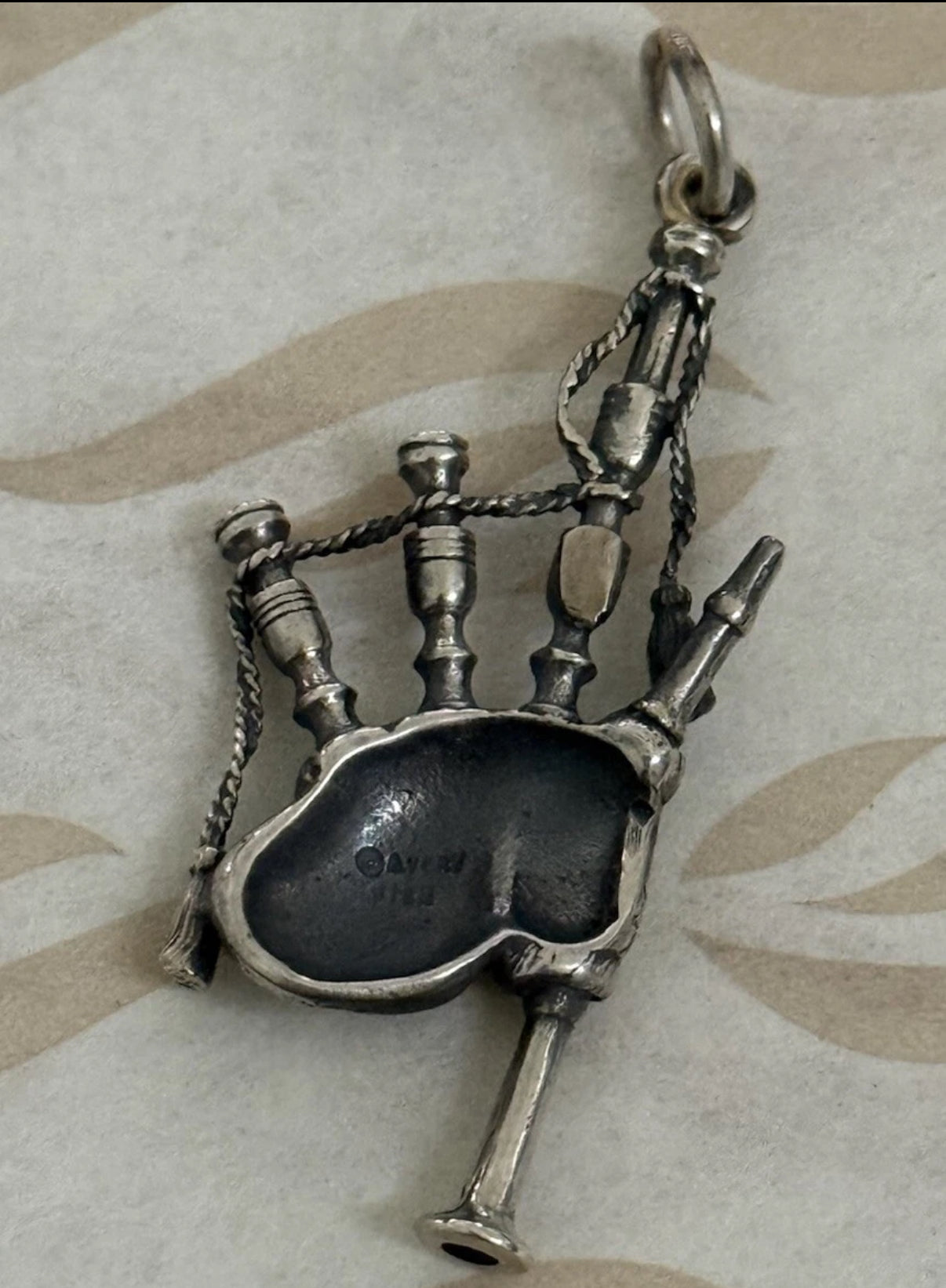 Pre-Owned James Avery Retired Sterling Silver Bagpipe Charm or Pendant