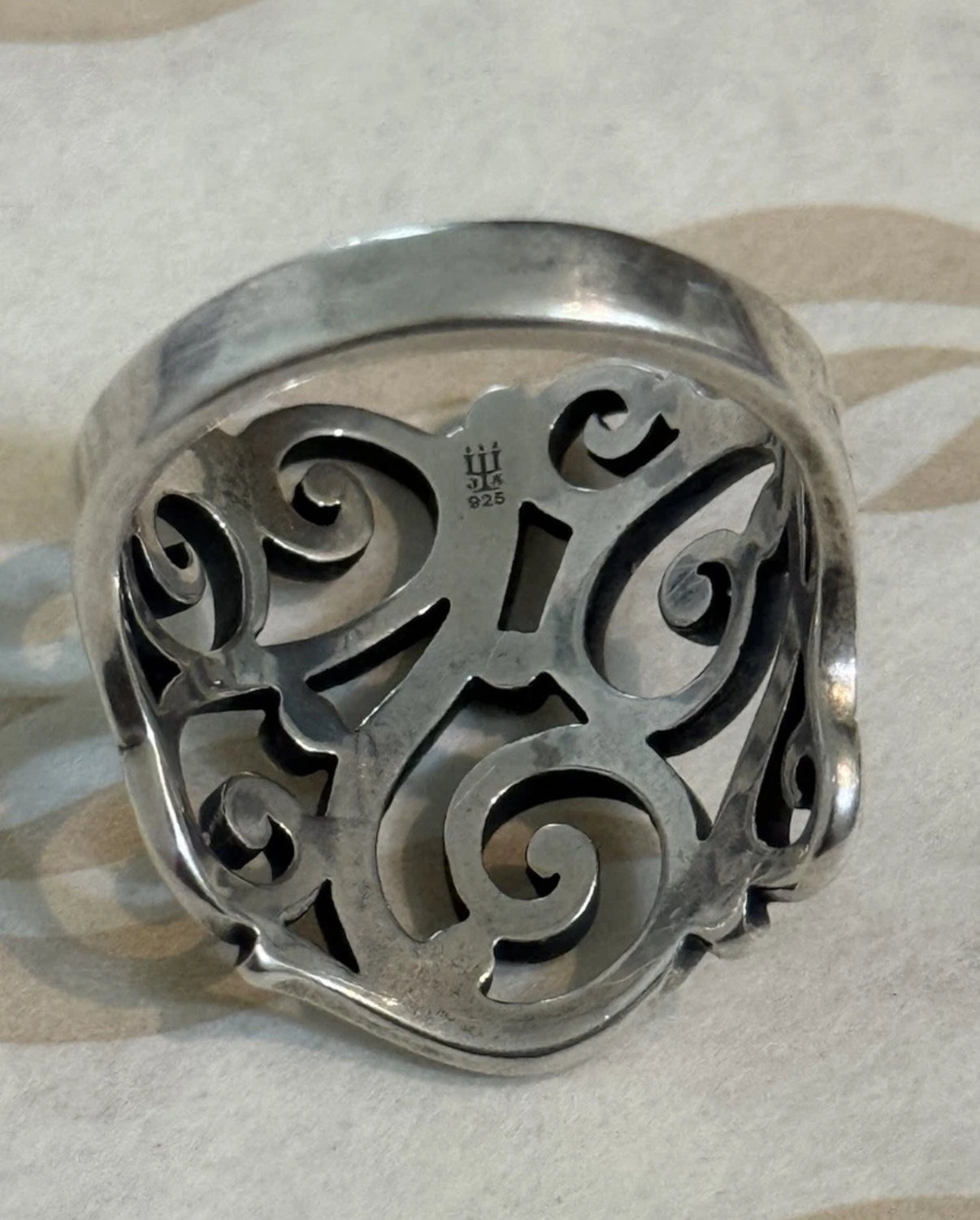 Pre-Owned James Avery Retired Sterling Silver Open Sorento Scroll Ring Size 8