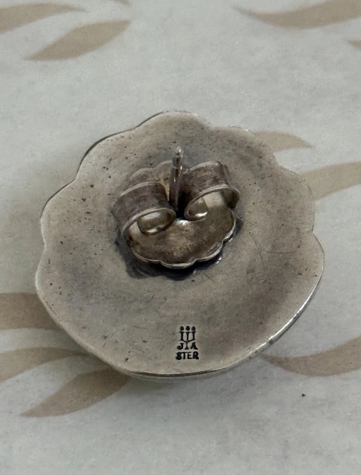 Pre-Owned James Avery Retired Sterling Silver Seashell Stud Earrings