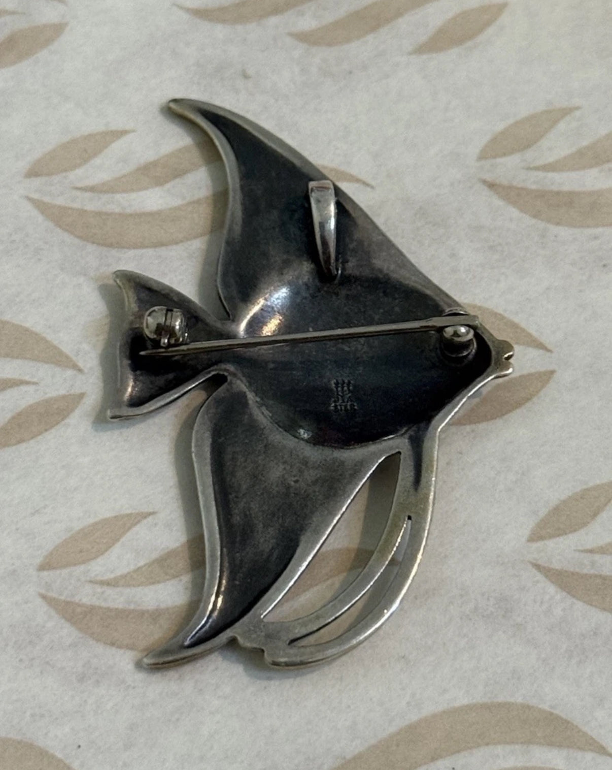 Pre-Owned James Avery Retired Sterling Silver Large Angel Fish Pendant or Brooch