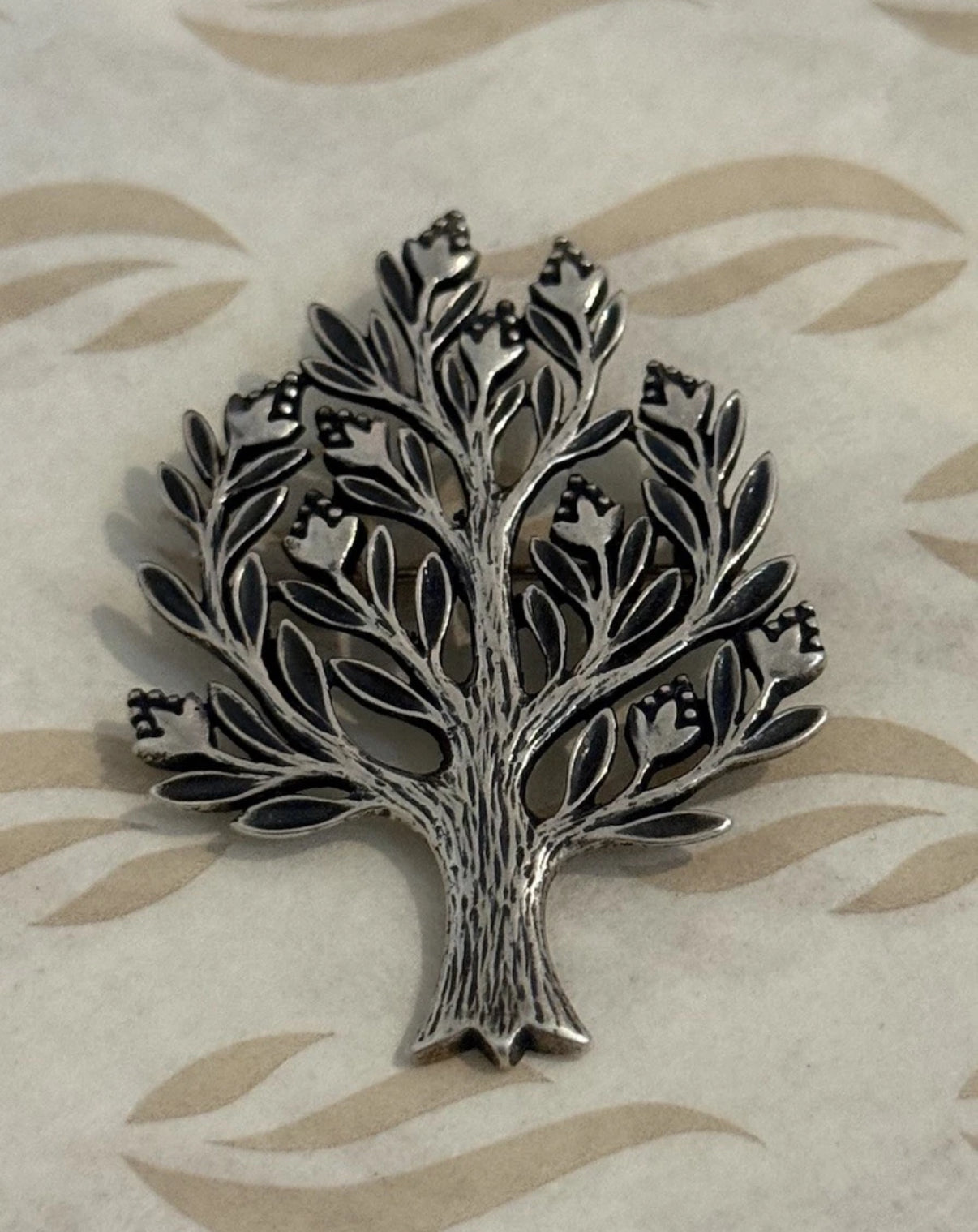 Pre-Owned James Avery Retired Sterling Silver Tree of Life Brooch Pin