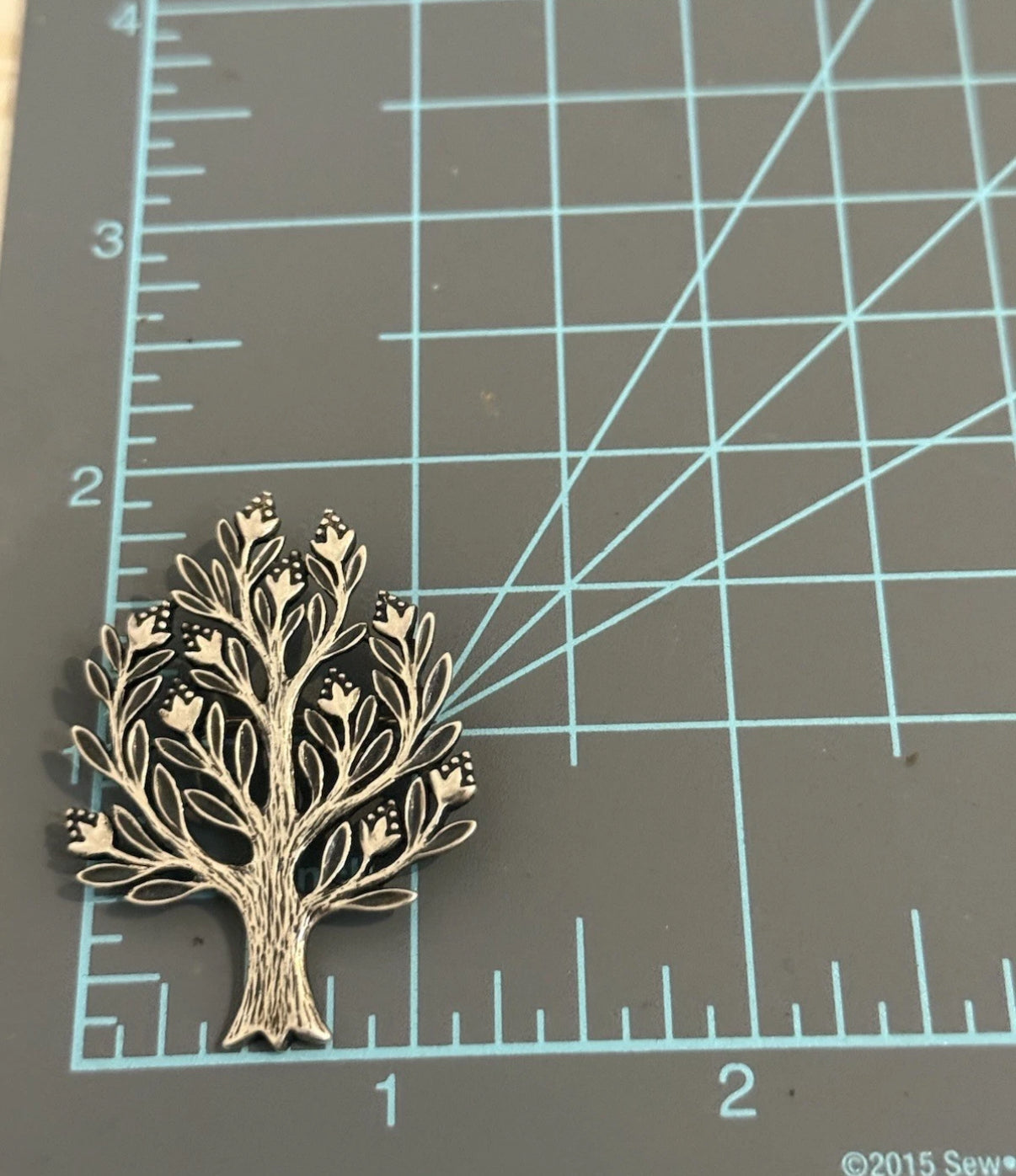 Pre-Owned James Avery Retired Sterling Silver Tree of Life Brooch Pin