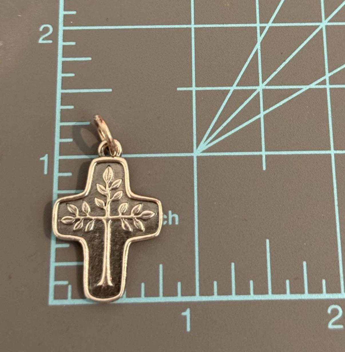 Pre-Owned James Avery Retired Sterling Silver Tree of Life Charm