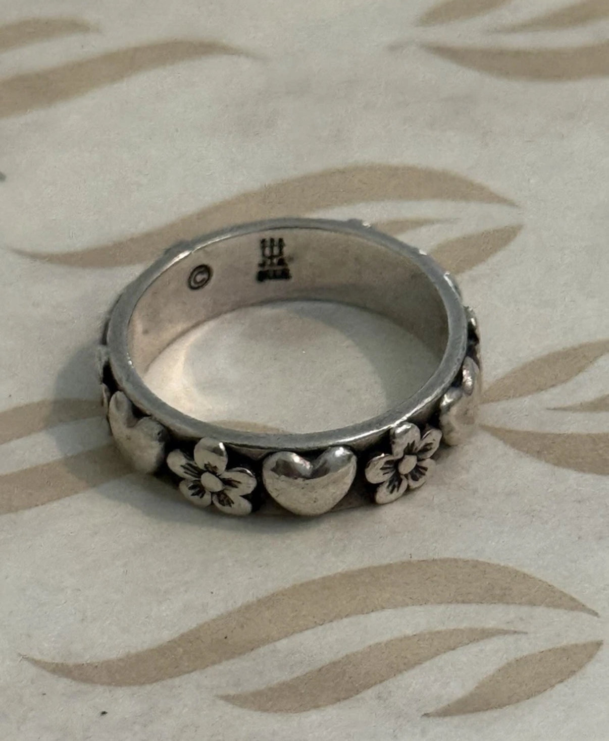 Pre-Owned James Avery Retired Sterling Silver Hearts & Flowers Ring Size 5.5