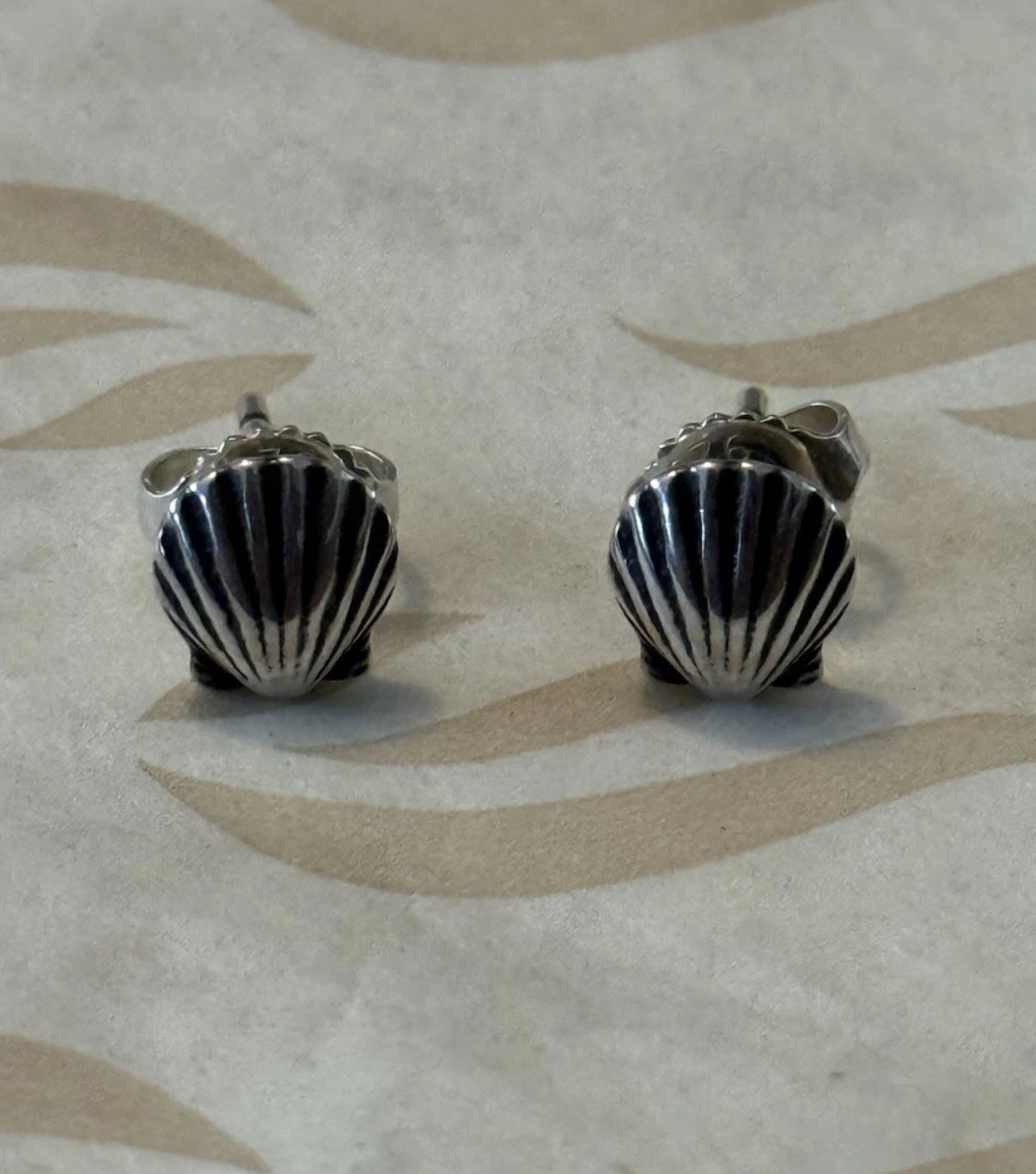 Pre-Owned James Avery Retired Sterling Silver Shell Studs Earrings