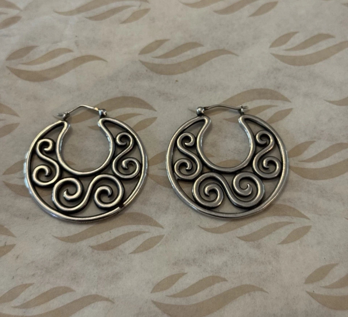 Pre-Owned James Avery Retired Sterling Silver Open Scroll Hoop Ear Hooks