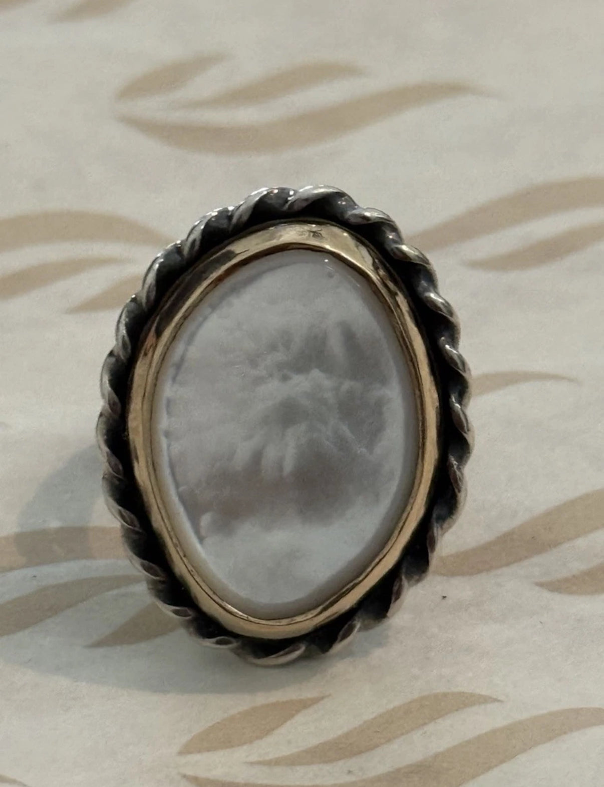 Pre-Owned James Avery Retired 14K & Silver Alessandra Mother of Pearl Ring Size 7.5
