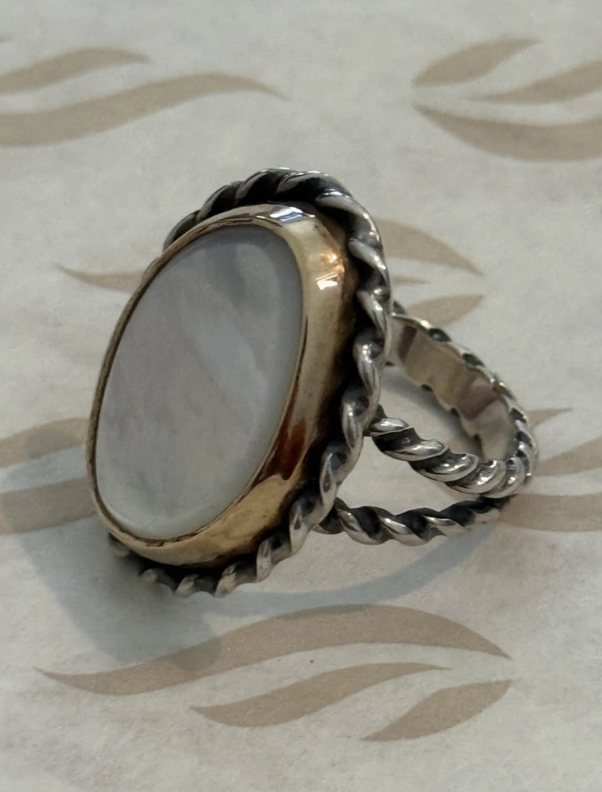Pre-Owned James Avery Retired 14K & Silver Alessandra Mother of Pearl Ring Size 7.5