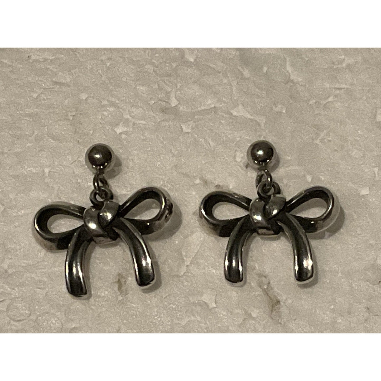 MINT CONDITION James Avery Retired Silver Bow Post Earrings In JA Box And Pouch Pre-Owned