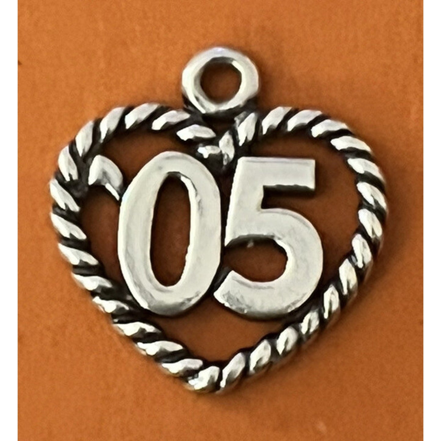 James Avery Retired Sterling Silver ‘05 Year In Twisted Rope Heart Charm Pre-Owned