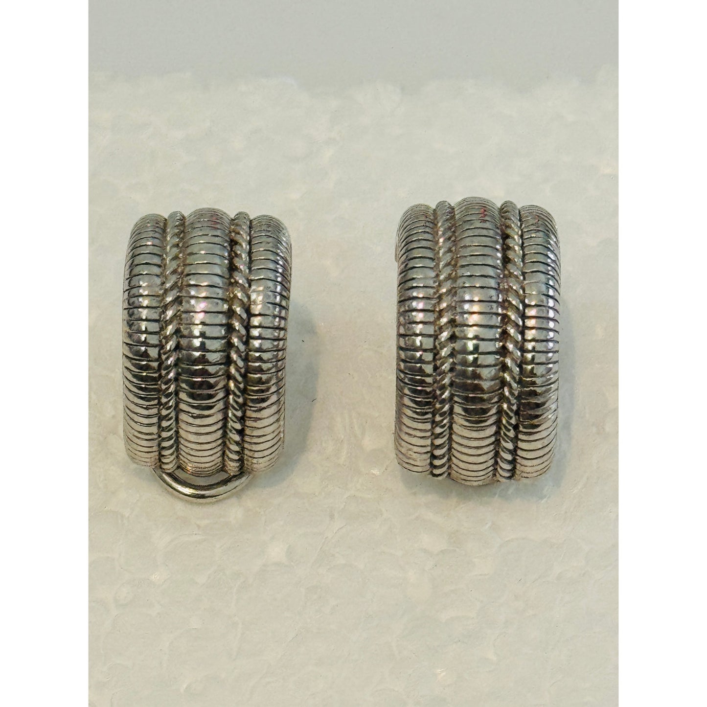 Judith Ripka Sterling Silver Ribbed Hoop Earrings 925 Omega Backs 15.4g Vintage