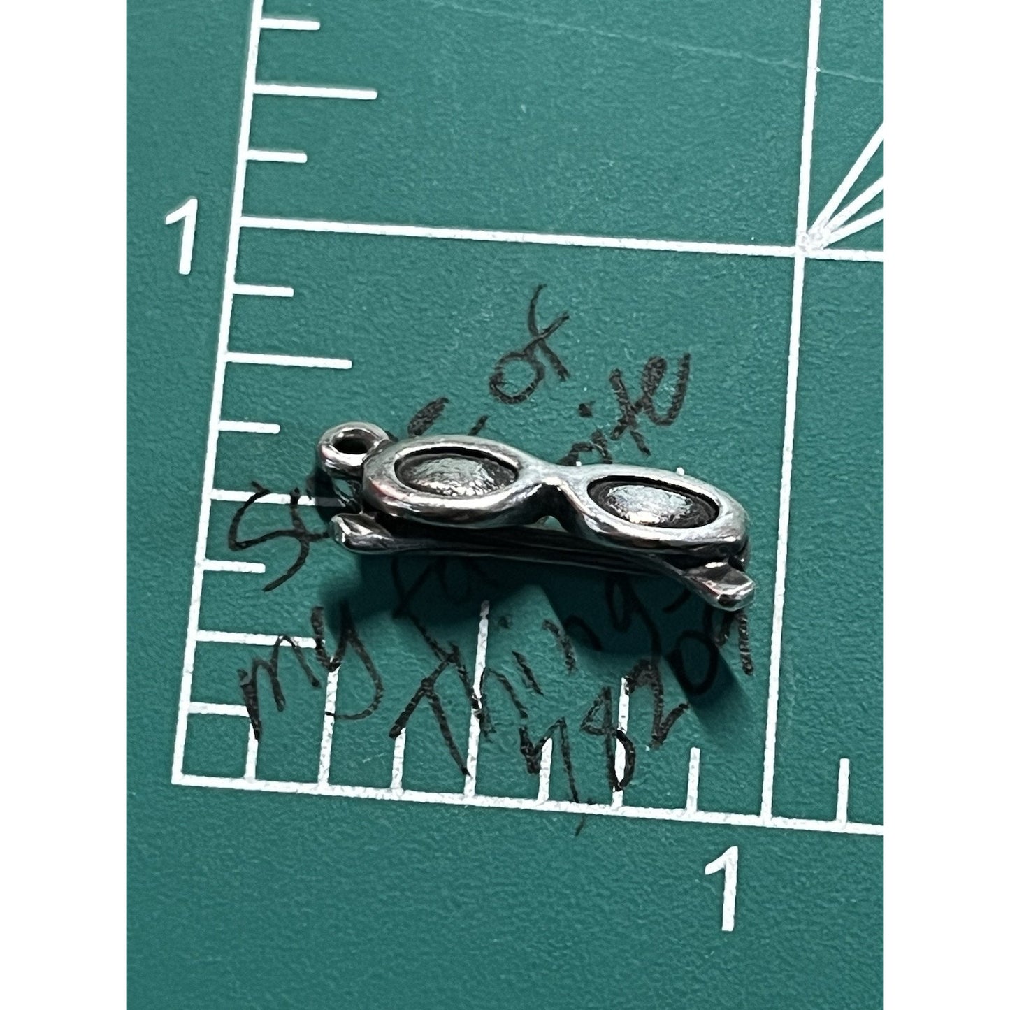 James Avery Retired Silver Tiny Sunglasses Charm Pre-Owned