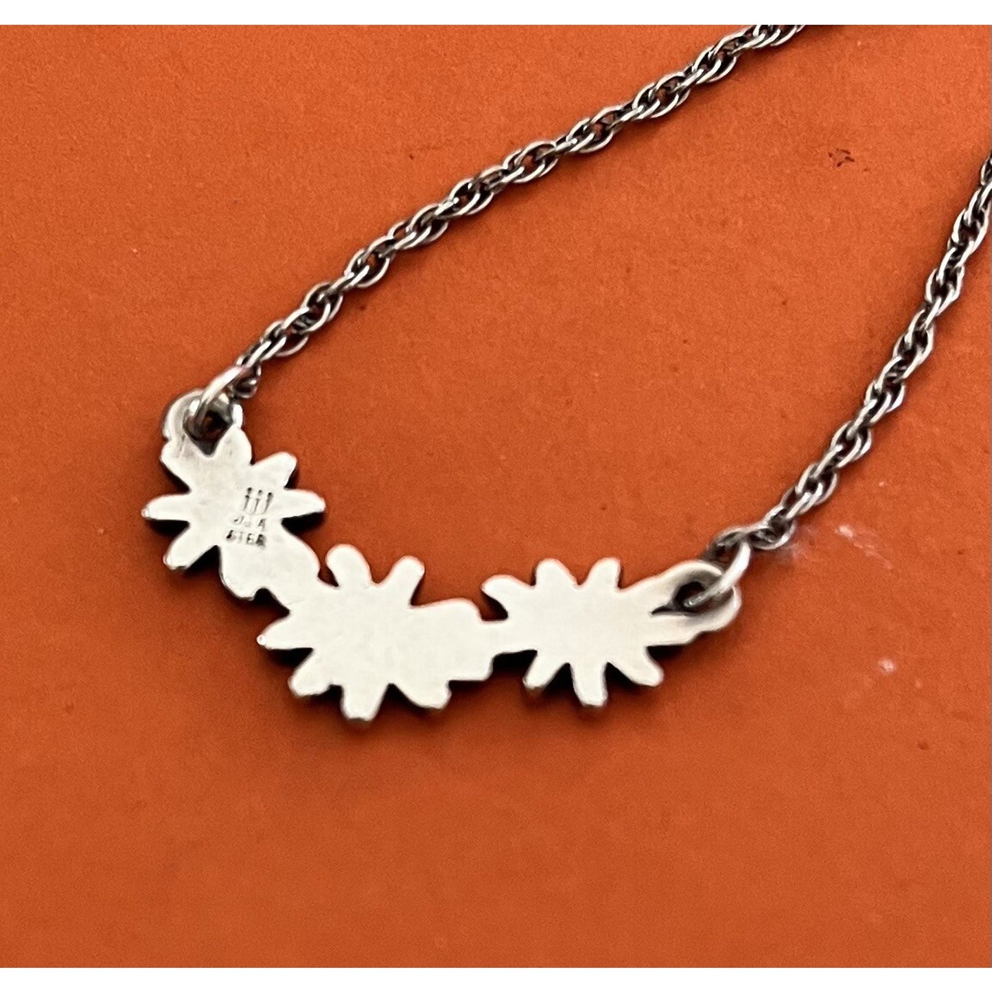 James Avery Retired Sterling Silver Margarita Daisy Necklace Pre-Owned