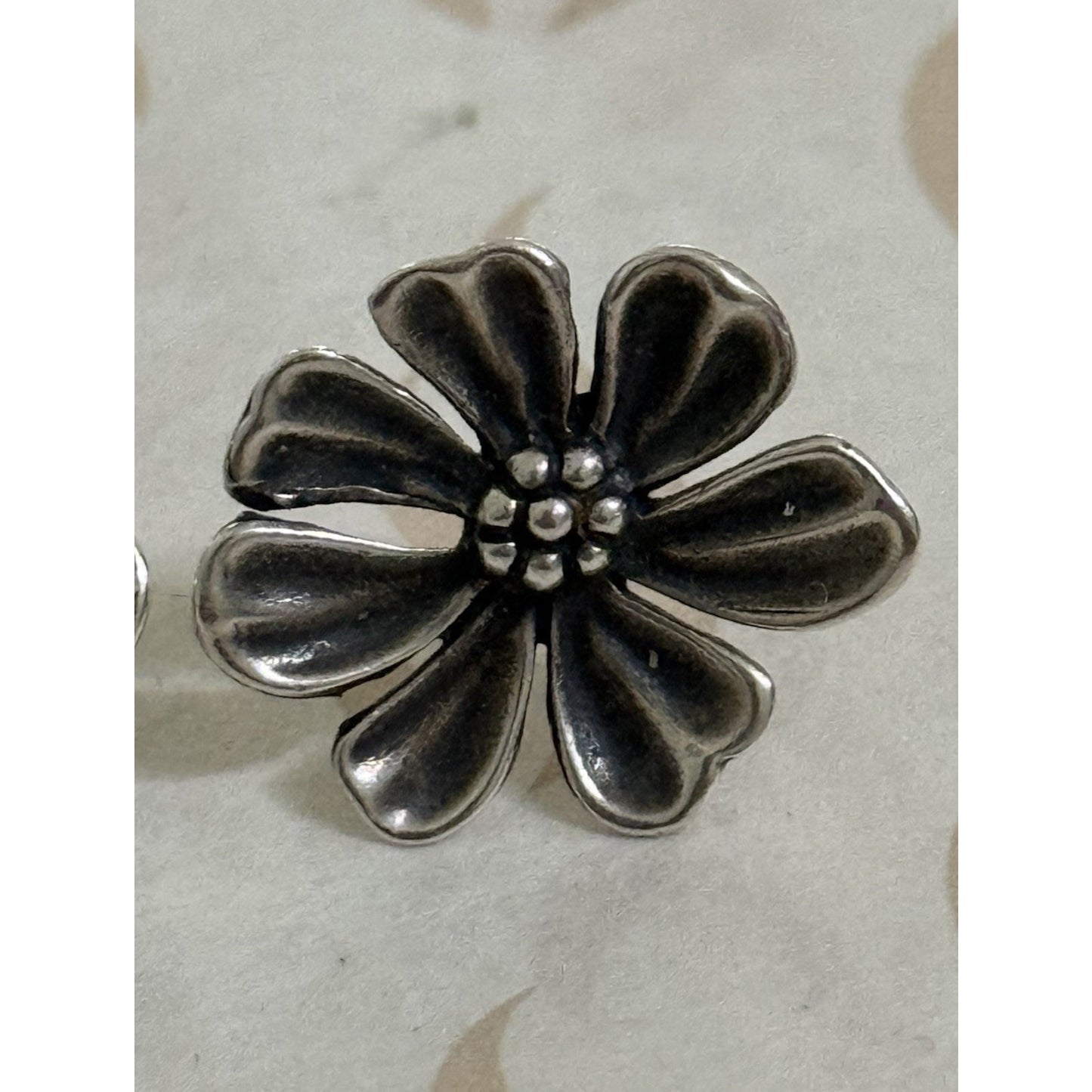 James Avery Rare Retired Sterling Silver Dogwood Flower Stud Earrings Pre-Owned