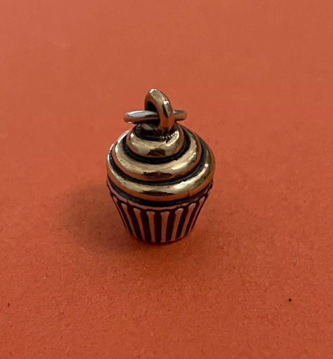 Pre Owned James Avery Retired Hard to Find Silver and Bronze Cupcake Charm