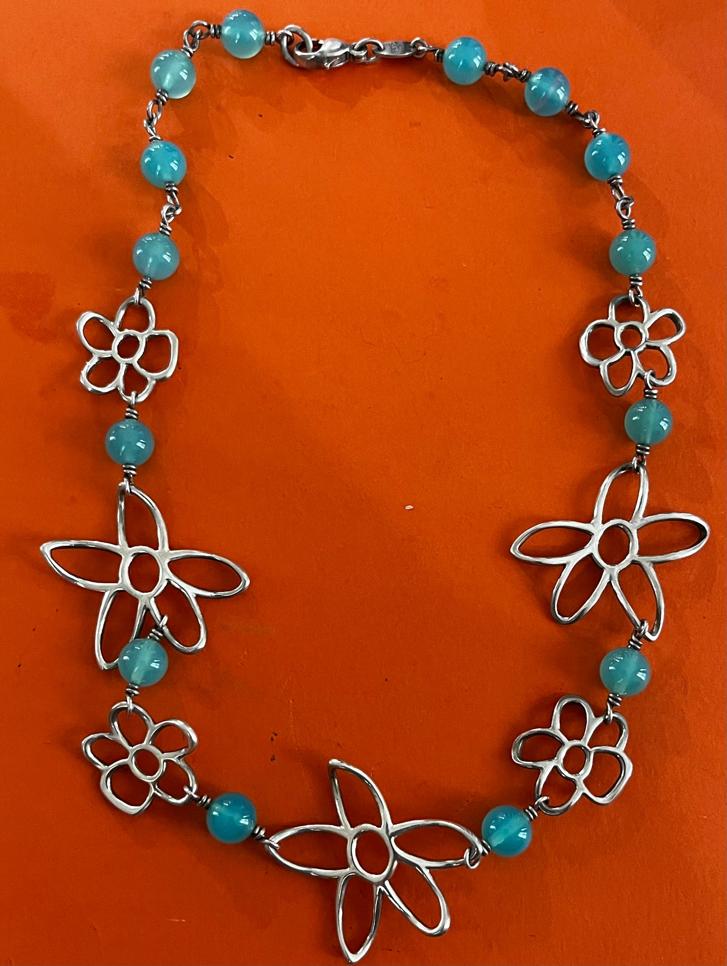 Pre-Owned James Avery Retired HTF Silver Freeform Flower With Chalcedony Beads Necklace
