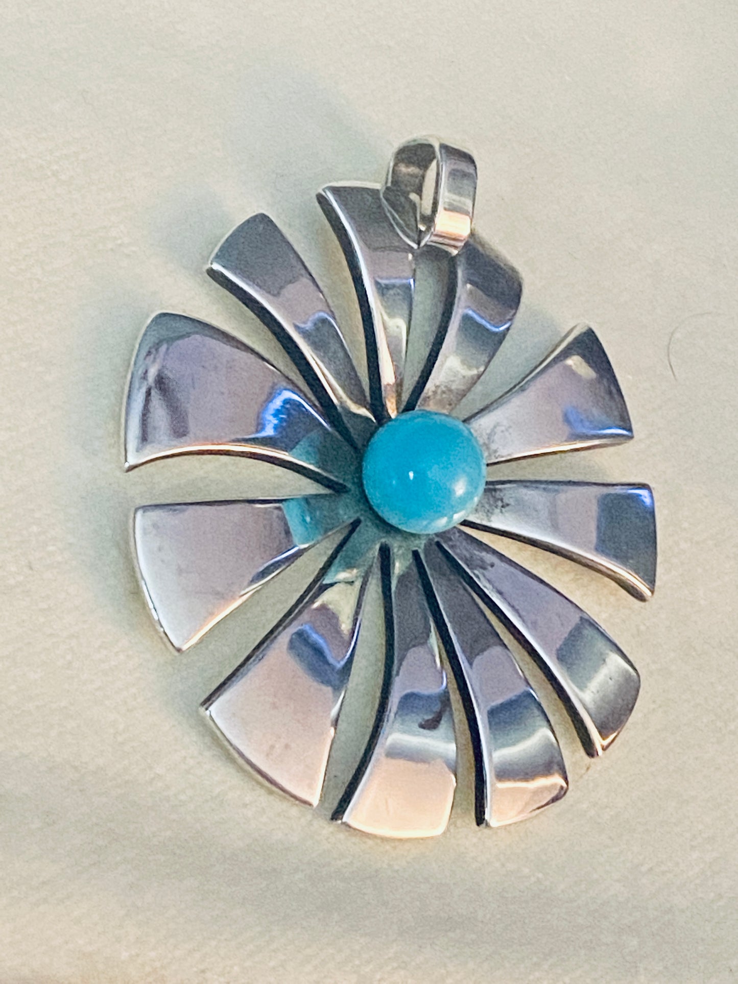 Pre-Owned James Avery Retired Silver and Turquoise Sunburst Blossom Pendant