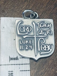 Pre Owned James Avery Retired Rare Silver Luke 11:24 God Teach Us To Pray Pendant or Charm